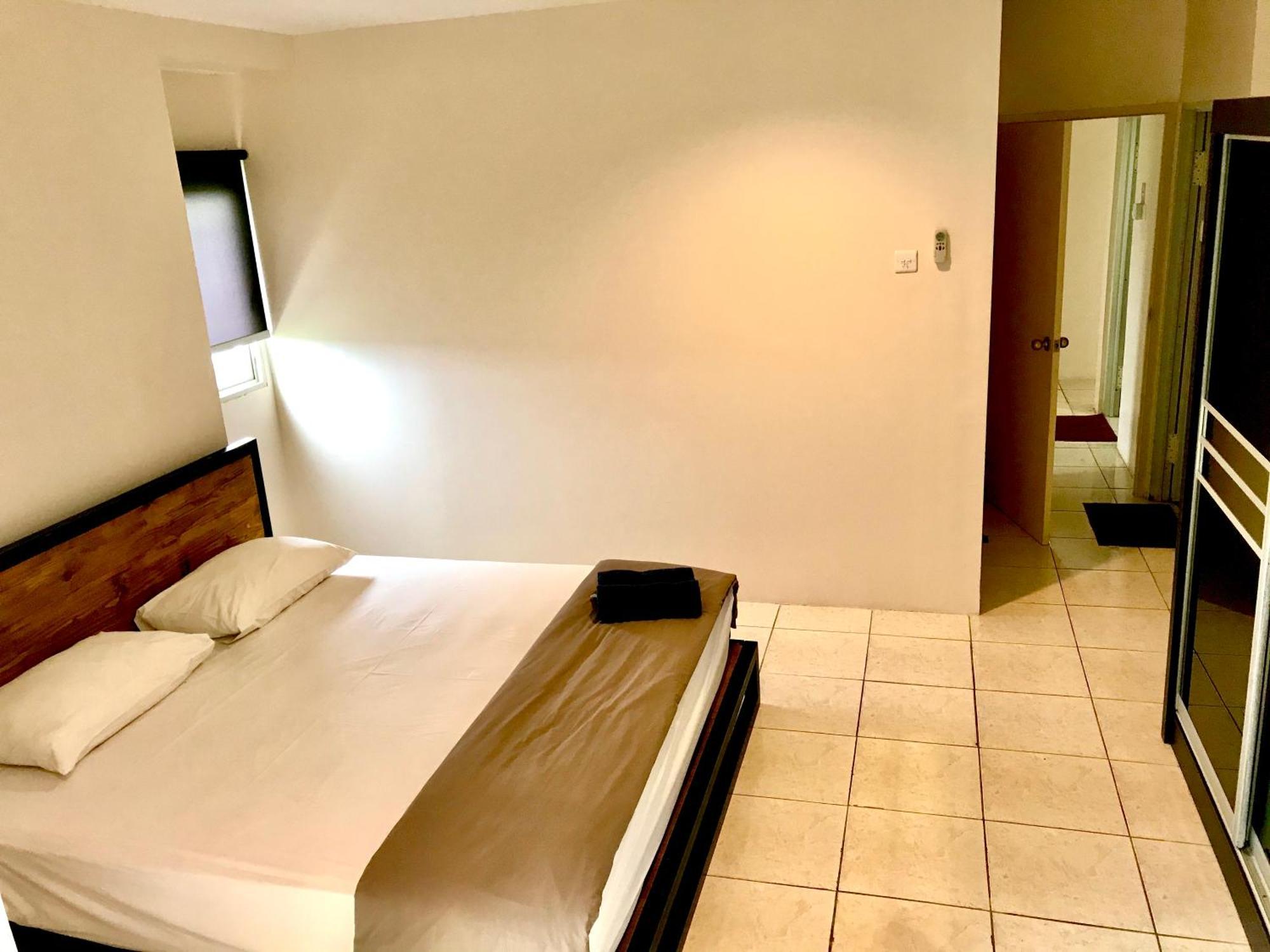 Queen Victoria Apartment Batam Cameră foto
